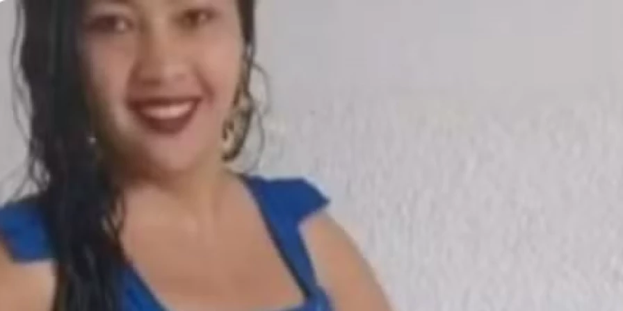 A vítima foi identificada como Fernanda Alves de Souza, de 32 anos.