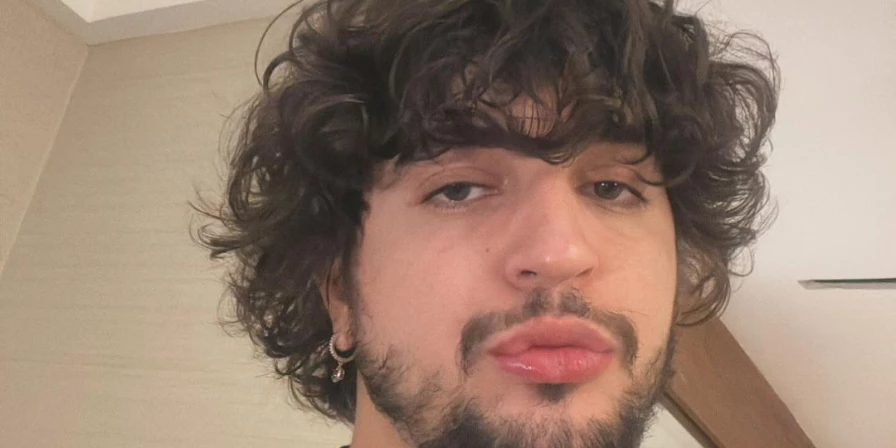 O cantor está desde o início do ano com a agenda de shows cancelada.
