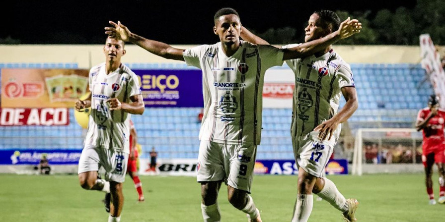 Maranhão Atlético vence o Imperatriz e dispara na liderança