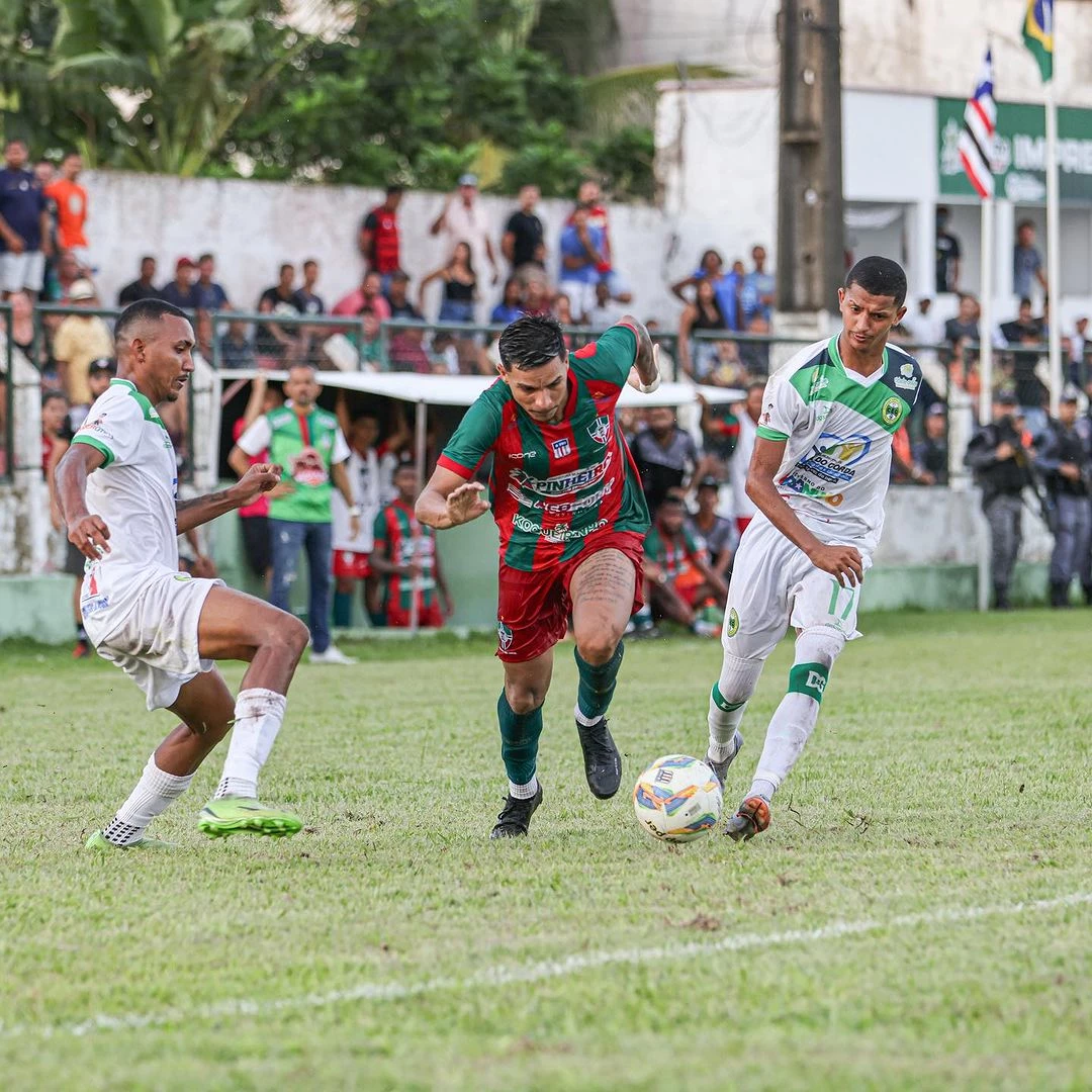 Pinheiro foi melhor e conseguiu a primeira vitória (Carlinhos Fischa)