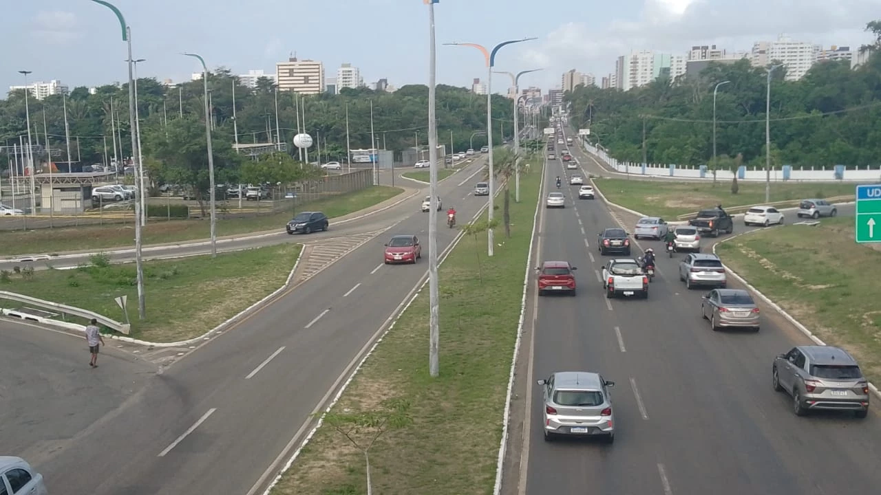 Trânsito de São Luís em manhã de greve de rodoviários. (Foto: Juvêncio Martins/TV Mirante)