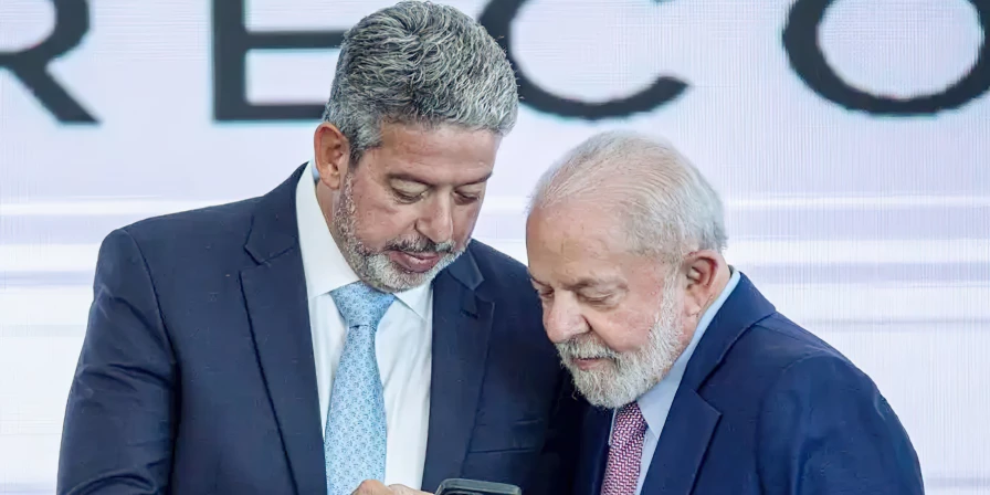 O presidente da Câmara dos Deputados, Arthur Lira, e o presidente Luiz Inácio Lula da Silva.