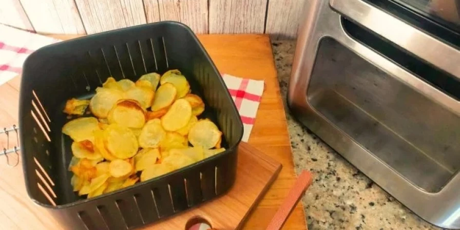 Uma dica para ela ficarem ainda mais crocantes, é adicionar 1 colher de sopa de vinagre a água do molho.