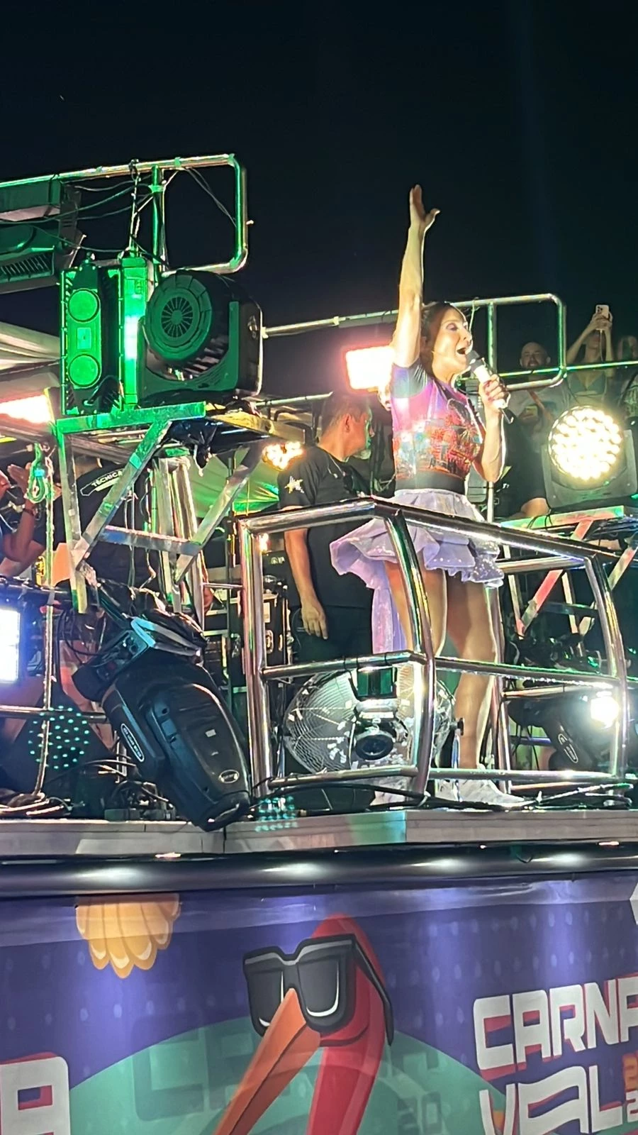 Cláudia Leitte entregou o que está sendo considerado a melhor performance do circuito da Litorânea até agora (Foto: Gisele Lopez)