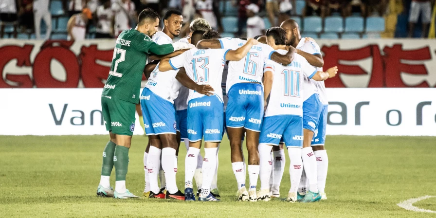 O Bahia goleou o Moto Club no Nhozinho Santos.