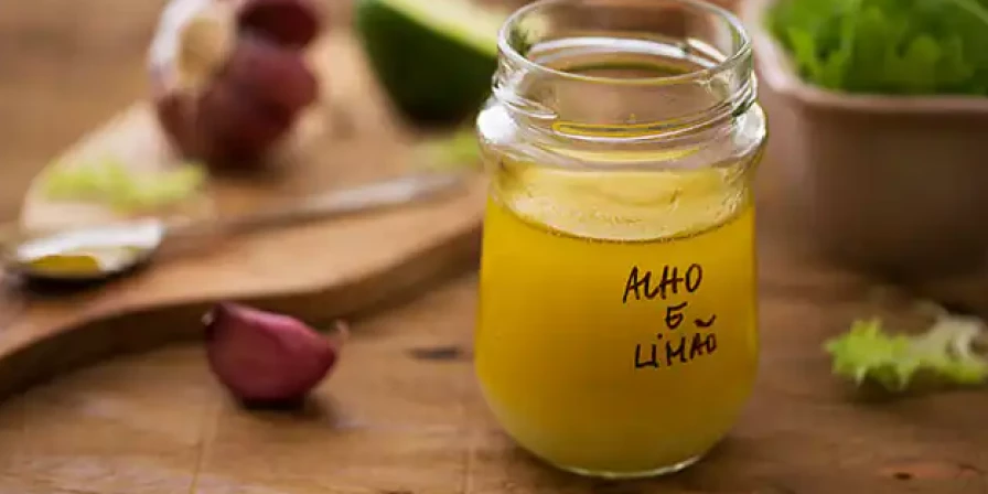 Molho de limão com alho.