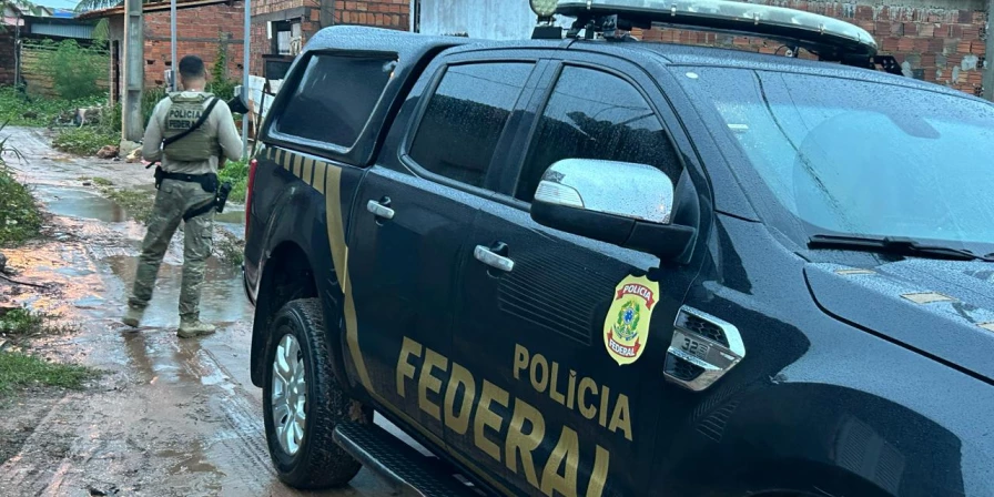 A investigação apontou também a presença de uma vítima cujas imagens/vídeos foram produzidos pelo investigado quando esta possuía 17 anos de idade.