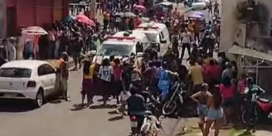 Manifestantes abordaram vereadores na saída da Câmara