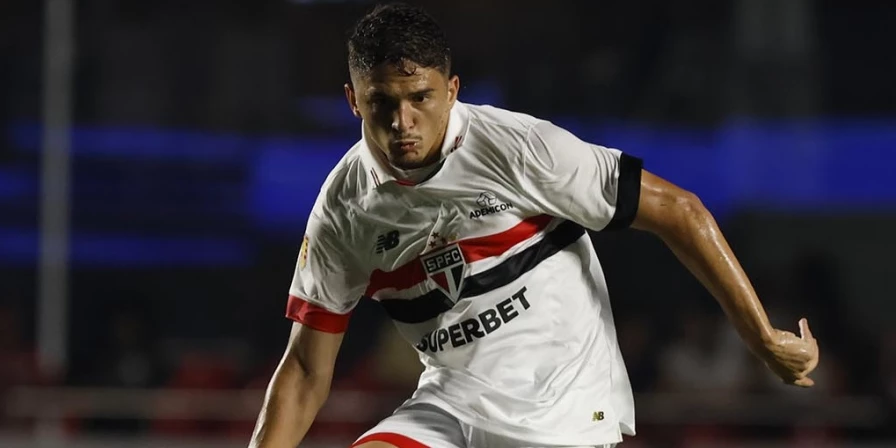 Pablo Maia, volante do São Paulo.