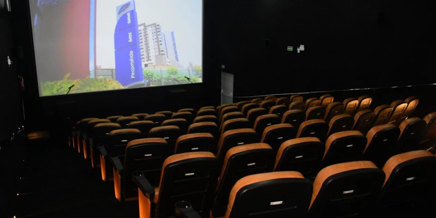Poderão ser inscritos filmes de todos os gêneros, desde que tenham sido produzidos no Brasil.
