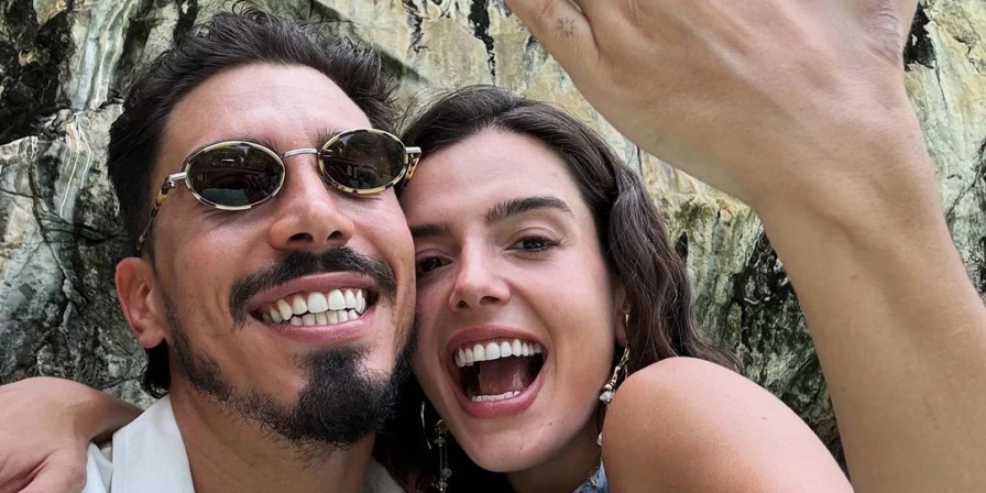 Giovanna Lancellotti e Gabriel David ficam noivos.