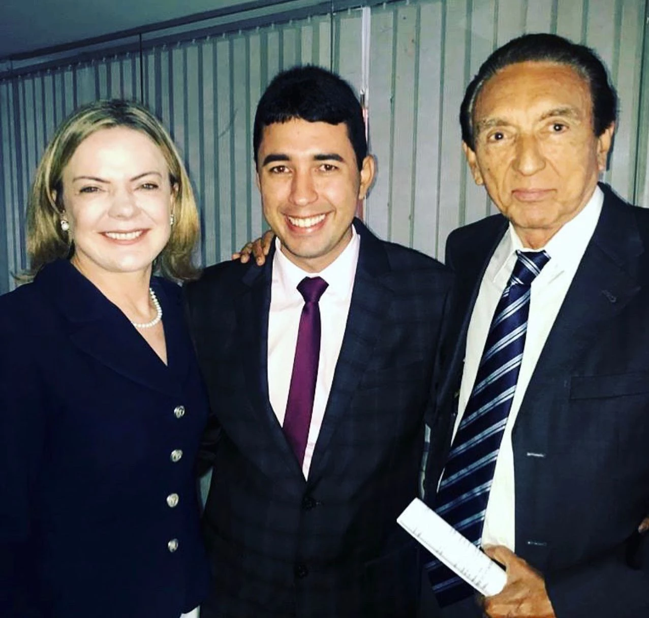 Em Brasília, a deputada federal Gleisi Hoffmann com o vereador André Jardins (de Presidente Dutra) e o ex-ministro maranhense Edison Lobão