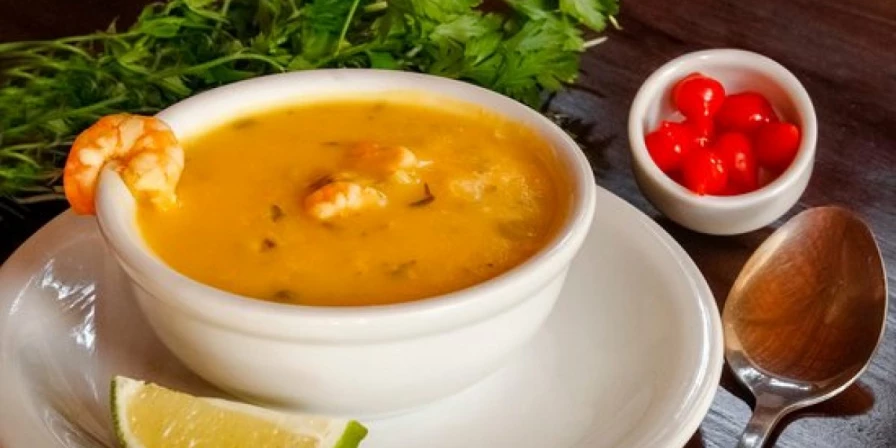 Caldo de camarão.