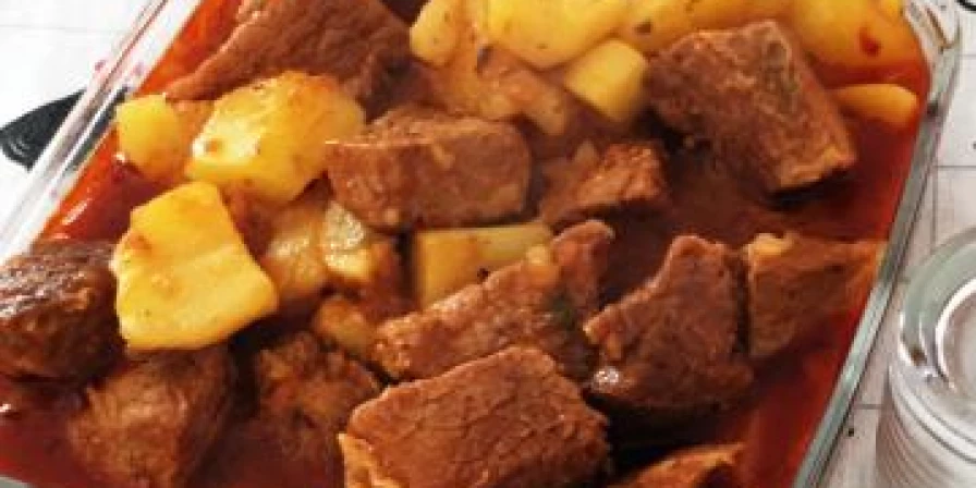 Carne de panela com batata.