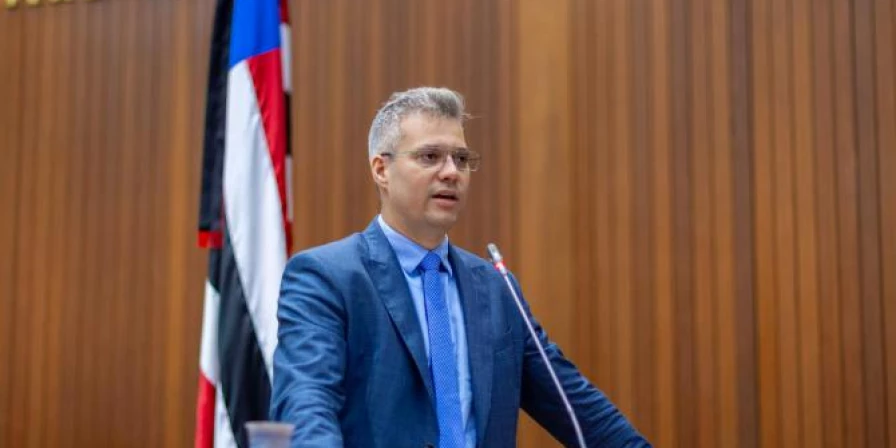 Neto Evangelista destaca coerência do governador e...