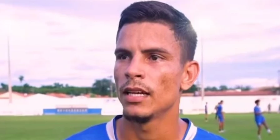 Neto Maranhão, meia do Tuntum.