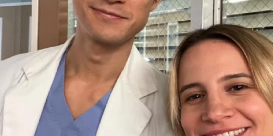 Bianca comparato e o ator Harry Shum Jr.