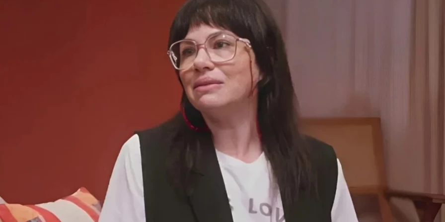 Carol (Karine Teles)