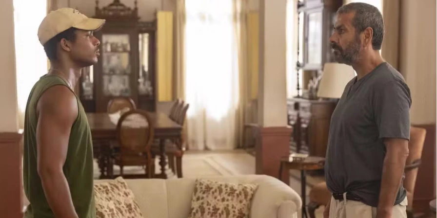 João Pedro (Juan Paiva) e José Inocêncio (Marcos Palmeira) em Renascer