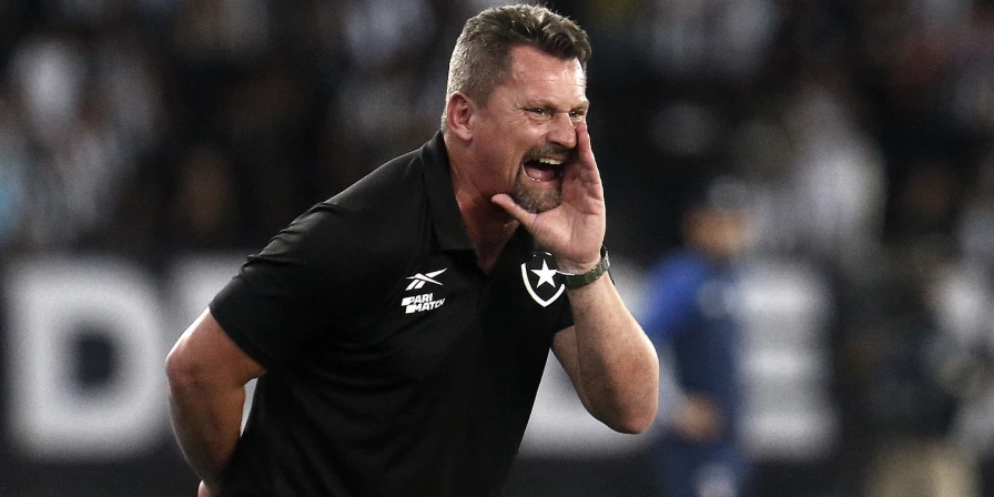 Fábio Matias, técnico interino do Botafogo.