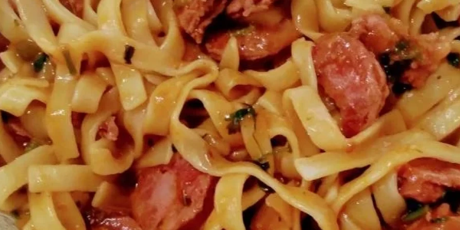 macarrão com calabresa.