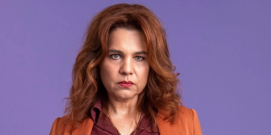 Helena (Isabel Teixeira)