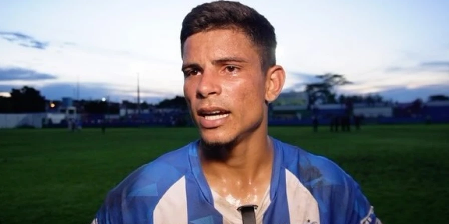 Neto Maranhão, meia do Tuntum.