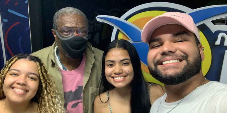 Davi Nunes, May Bayma e Karliene Moreira no Plugado, na Mirante FM