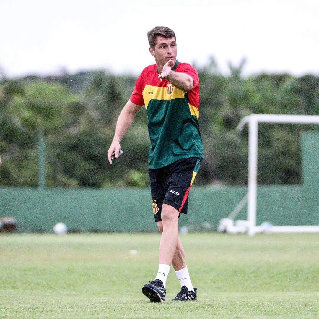 Técnico Thiago Gomes fará apenas uma alteração para a decisão do Maranhense (Crédito: Ronald Felipe)