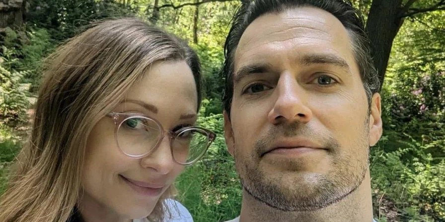 Henry Cavill e Natalie Viscuso serão papais de primeira viagem.