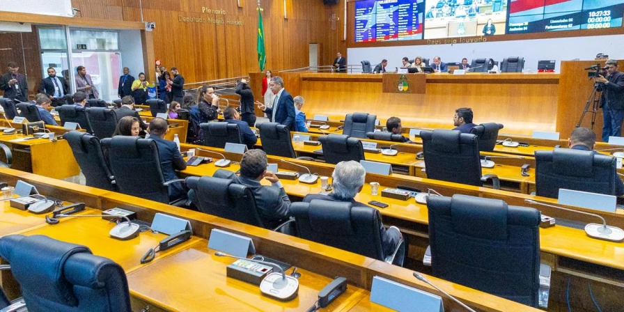 Deputados estaduais no Plenário da Assembleia Legislativa do Maranhão