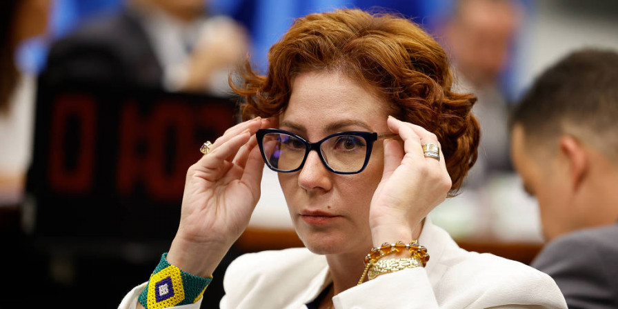 Carla Zambelli: Julgamento Adiado