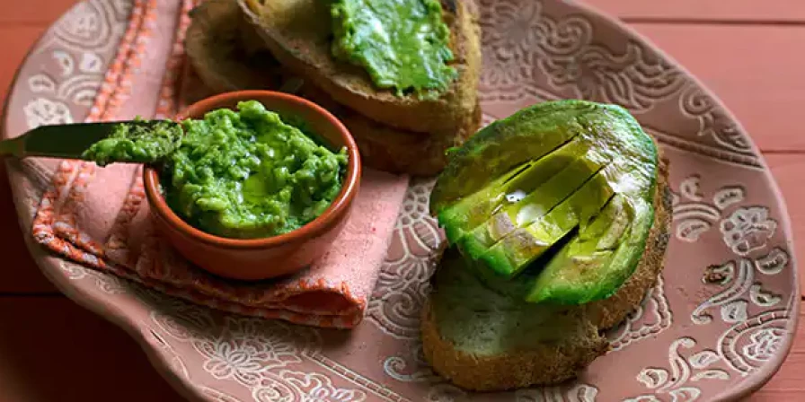 Tostadas de avocado.