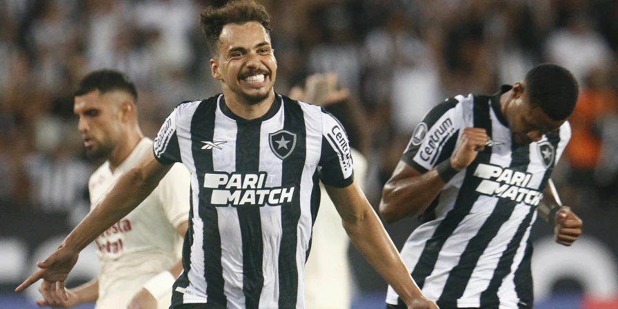 O Botafogo venceu o Universitario pela fase de grupos da Copa Libertadores.