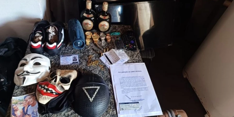 Material apreendido pela polícia civil.