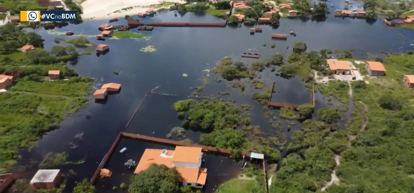 Bairros de Barreirinhas foram alagados. (Foto: Reprodução / TV Mirante)