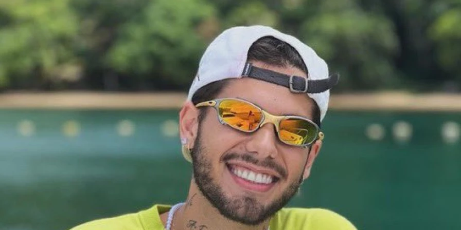 Zé Felipe chama Jade Picon de 'enjoada' e diz que não sabe se João Guilherme está namorando Bruna Marquezine.