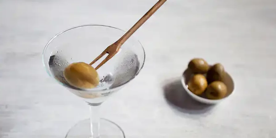 Dry martini com saquê.