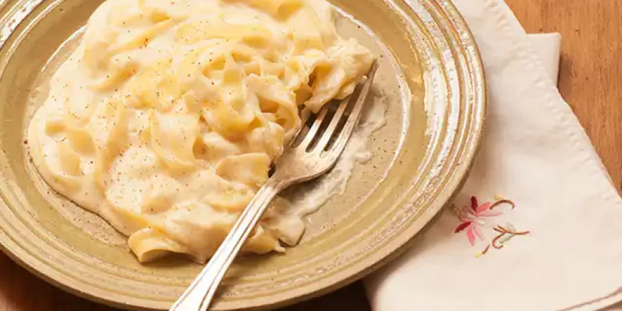 Fettuccine alfredo.