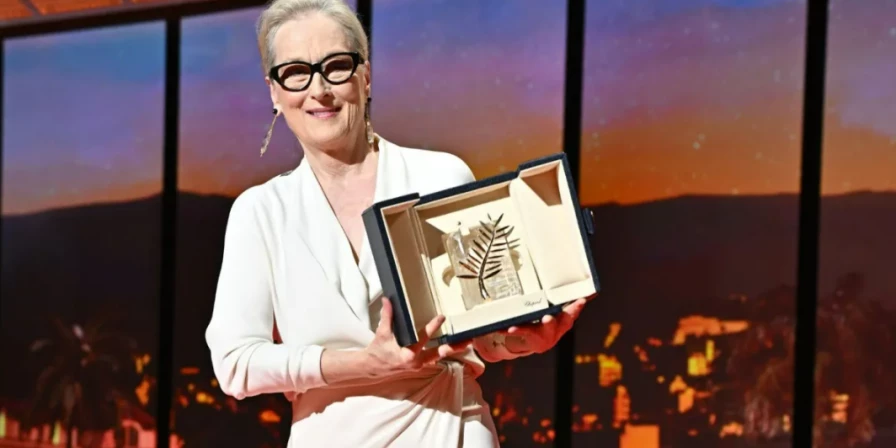 Meryl Streep é homenageada com prêmio honorário no Festival de Cannes.
