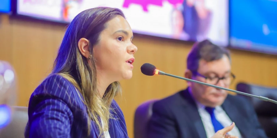 Ana Carolina Mitri não convenceu membros da CPI com justificativa para falta
