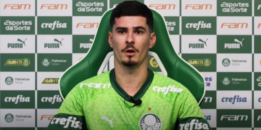 Rômulo, meia do Palmeiras.