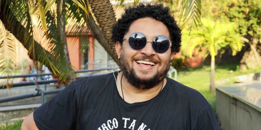 Donny dos Santos, criador do projeto O Circo Tá na Rua.