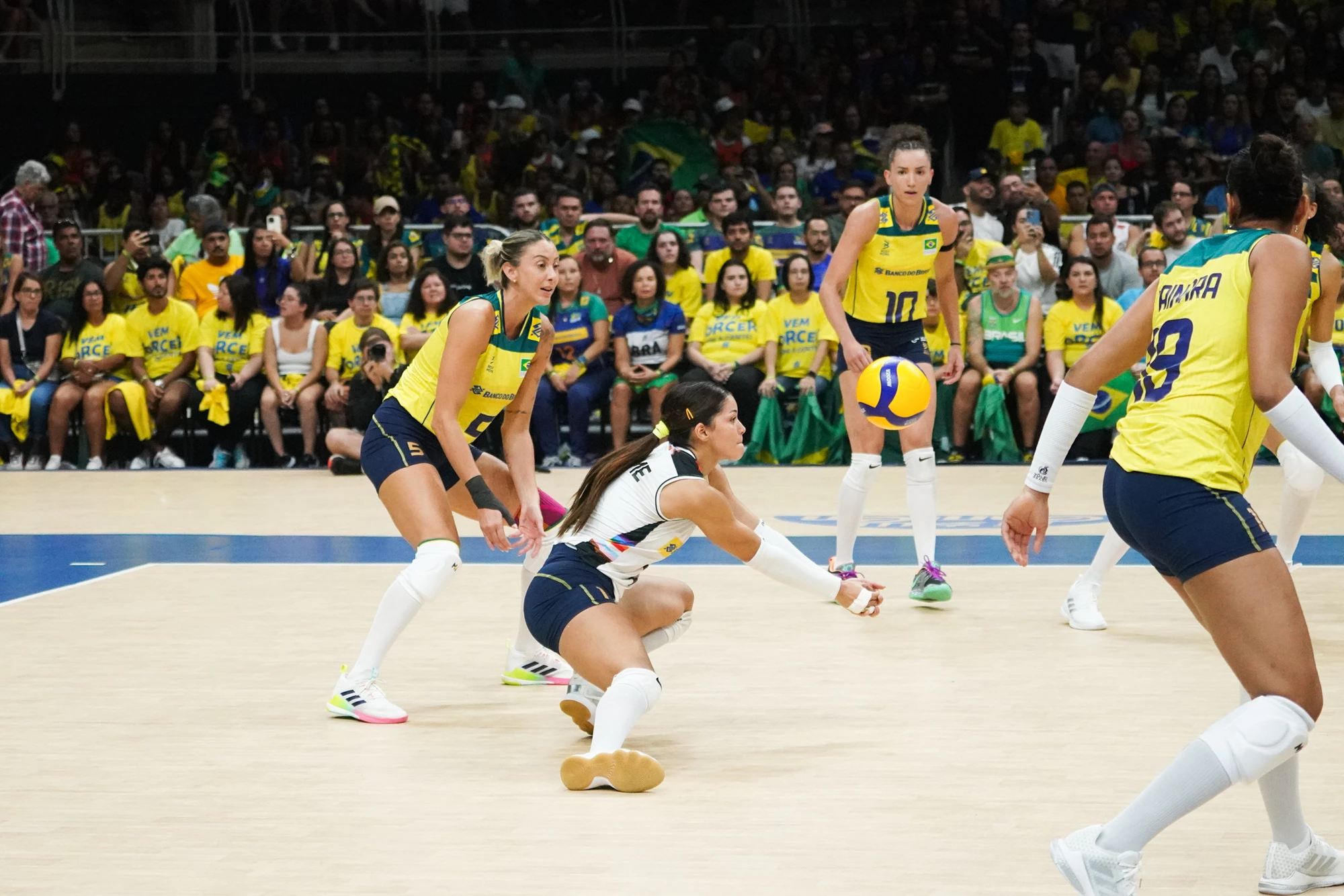 Maranhense Nyeme em ação pelo Brasil na  Liga das Nações ( Foto - Maurício Val/FV Imagens/CBV)