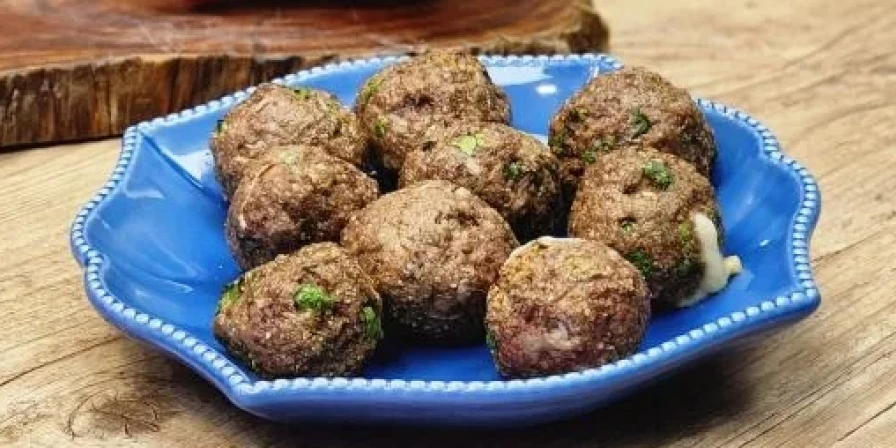 Almôndega .