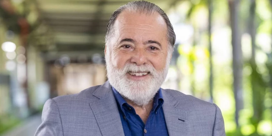 Tony Ramos recebe alta do Hospital Samaritano, no Rio.