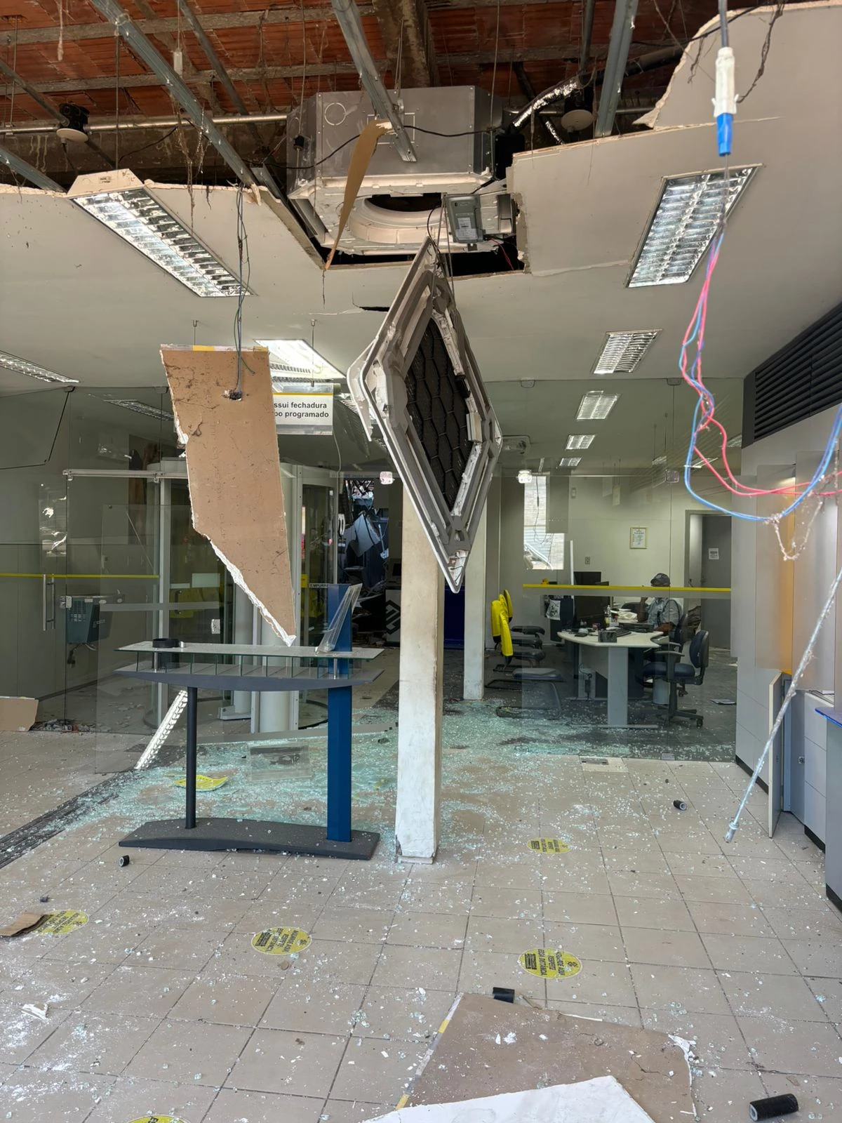 Criminosos explodiram duas agências bancárias. (Foto: Reprodução / Redes Sociais)