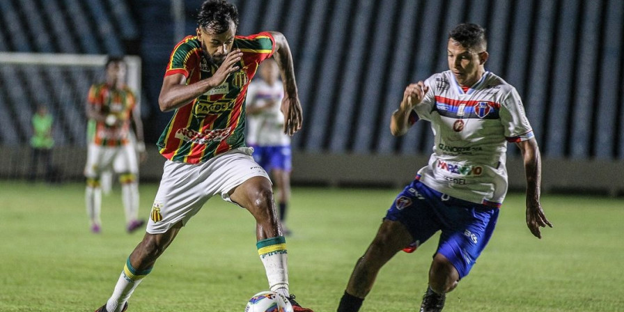 Sampaio Corrêa vence o Maranhão e abre vantagem na final
