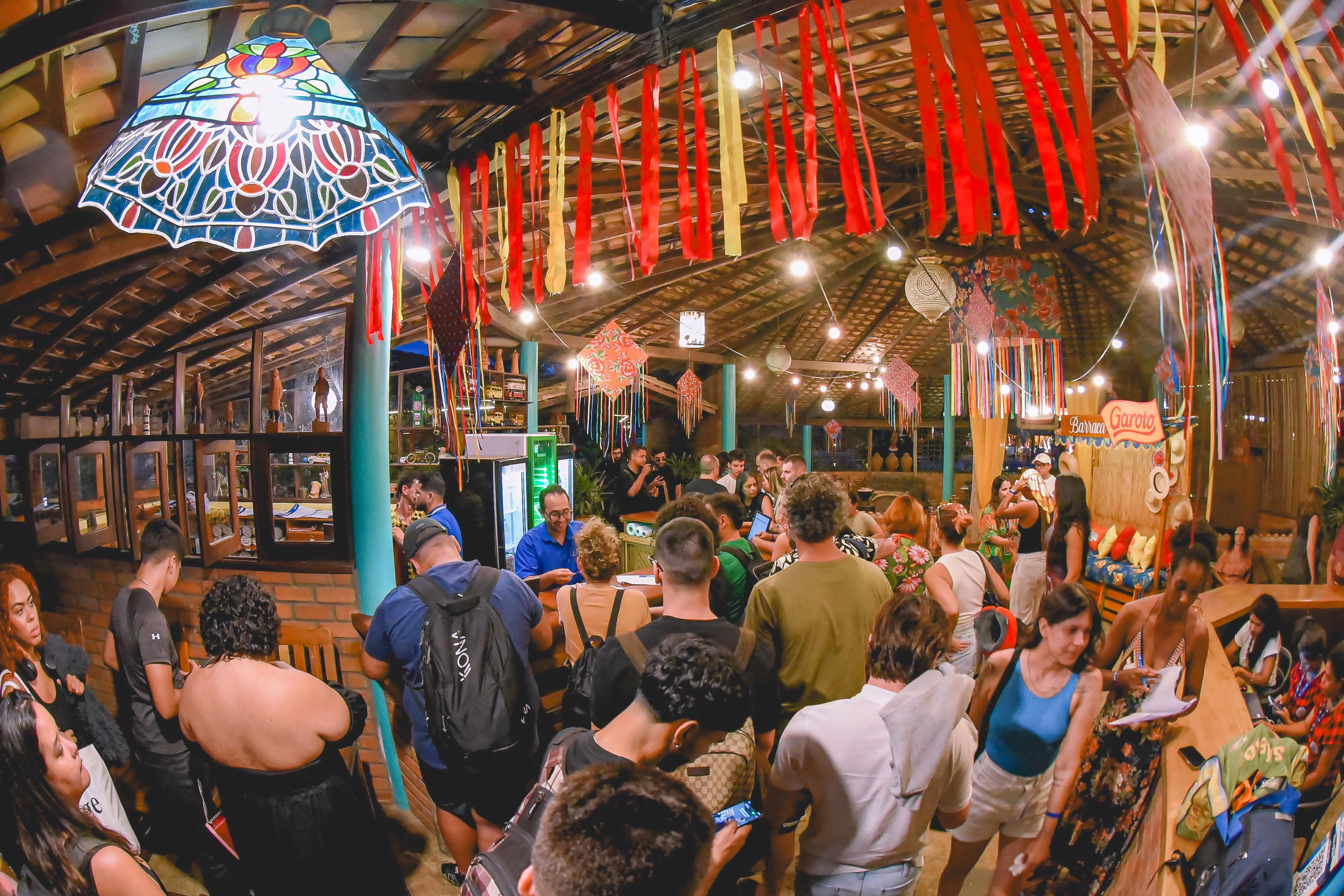 Thaynara realiza um luau com show do cantor João Lucas. Foto: Kayo Sousa