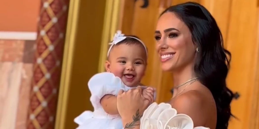 A influenciadora Bruna Biancardi e sua filha Mavie.